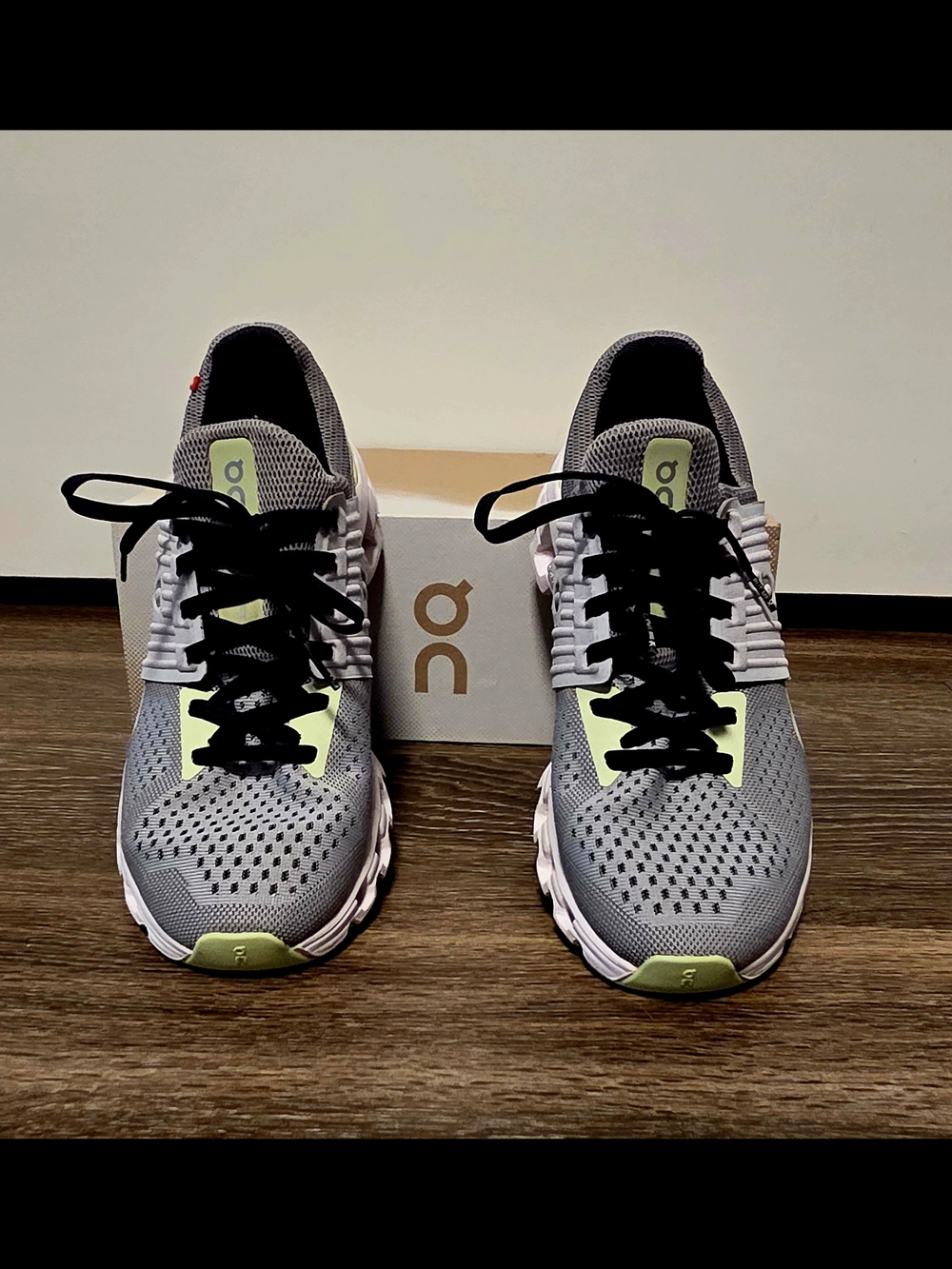 Cloudswift On Cloud Women’s Grey and Pale Green Running Shoes Size 10